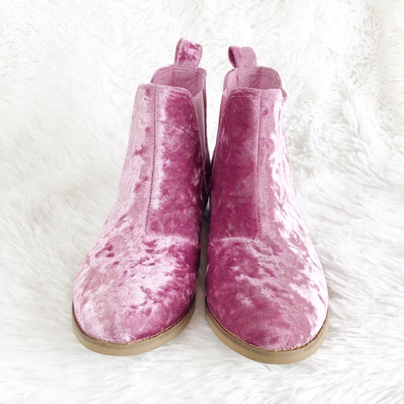 NWT Toms Ella rose velvet bootie in size 8 - Picture 4 of 8